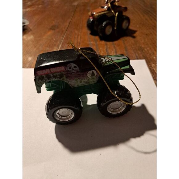 Monster Jam Ornaments Monster Mutt Grave Digger + 4 Hand-Painted Christmas - Picture 8 of 9